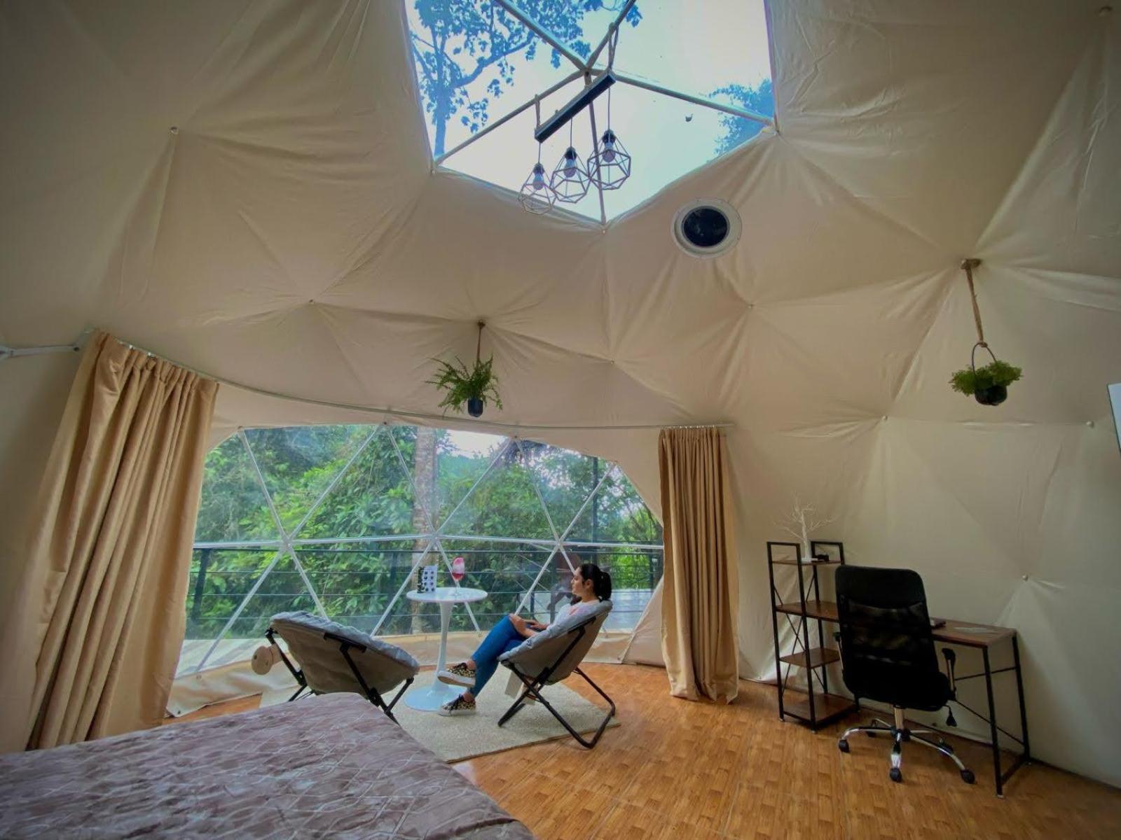 Hotel Rivel - Restaurant & Nature Retreat ตูร์เรียลบา ภายนอก รูปภาพ