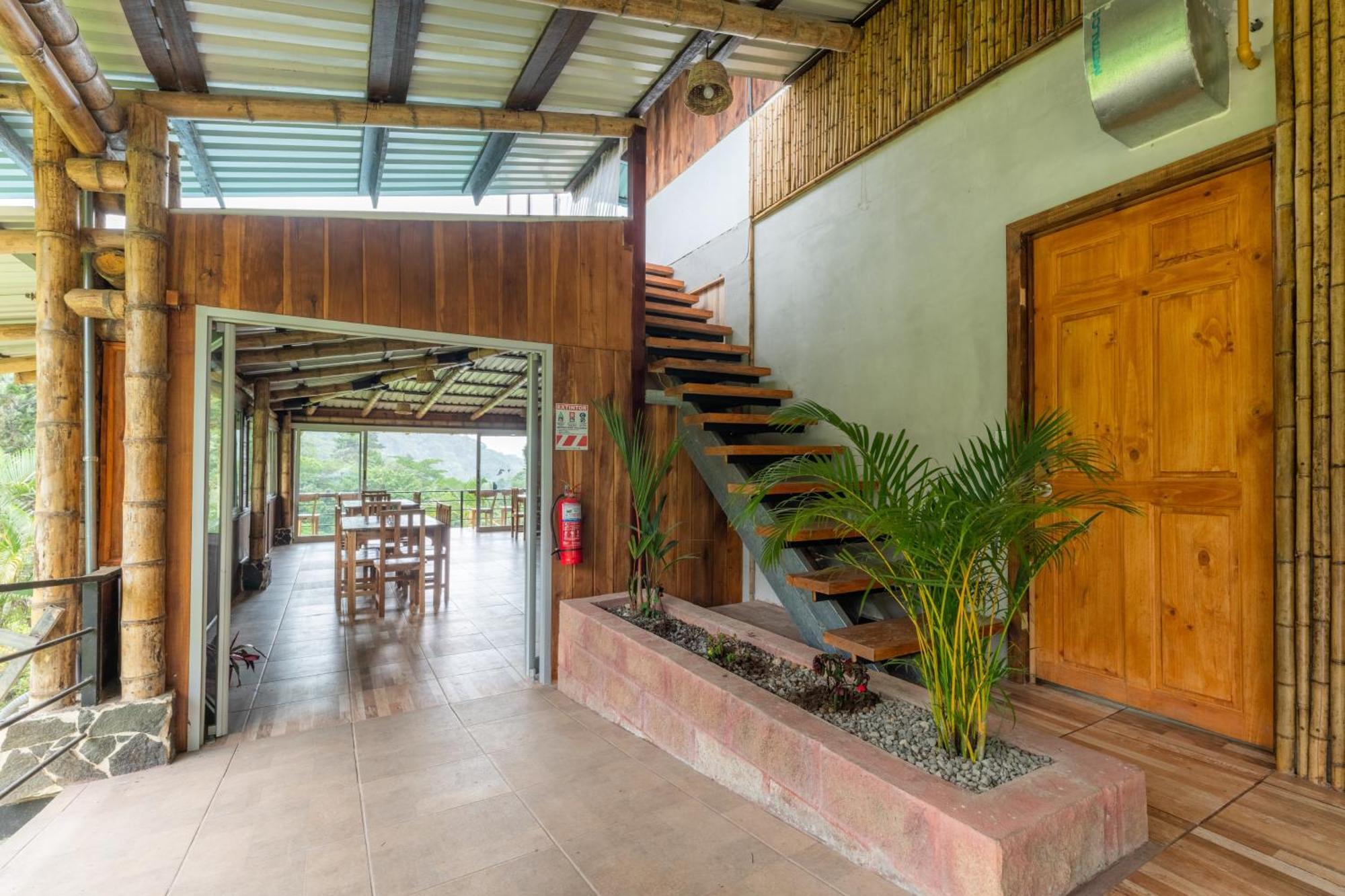 Hotel Rivel - Restaurant & Nature Retreat ตูร์เรียลบา ภายนอก รูปภาพ