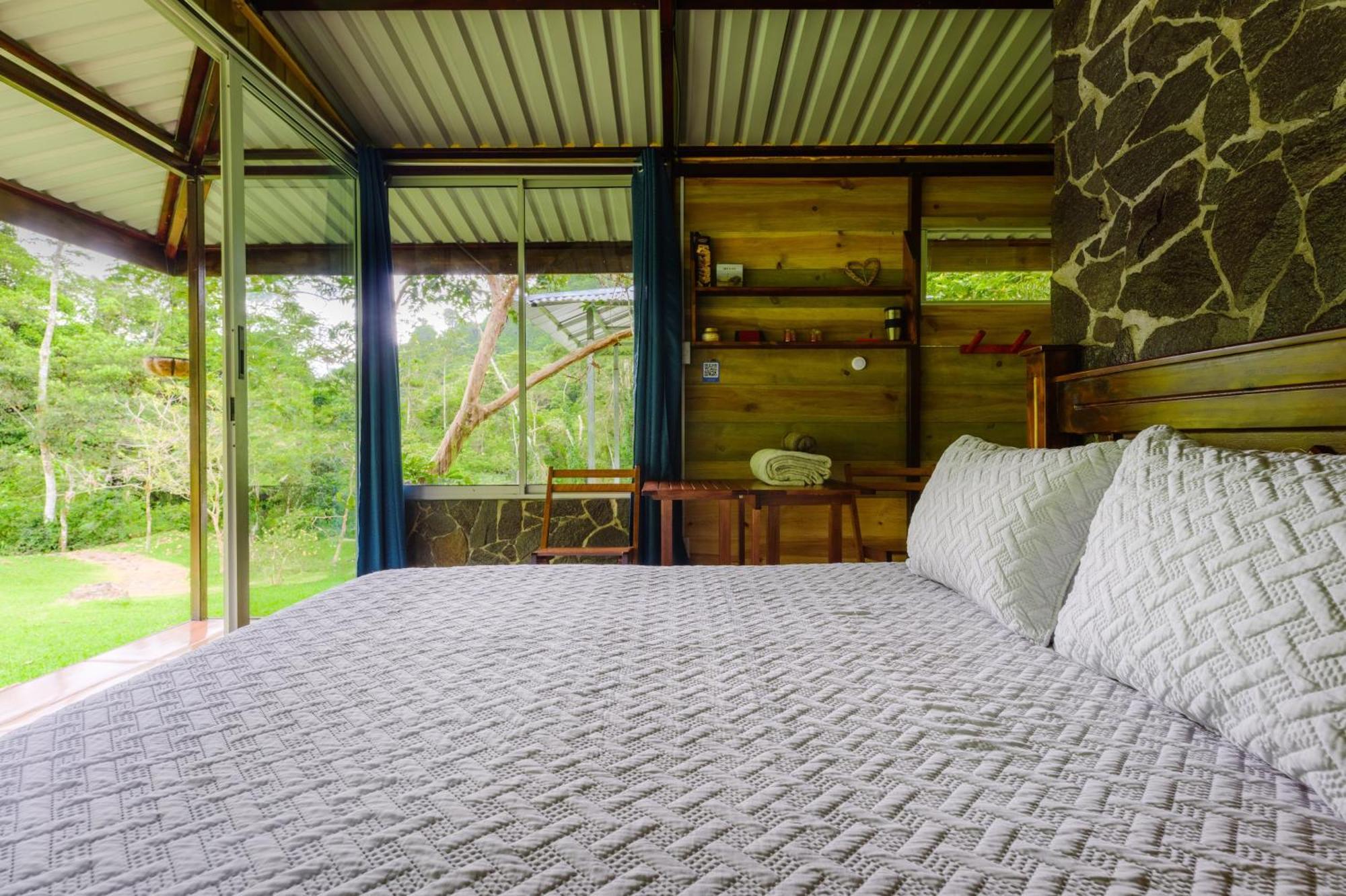 Hotel Rivel - Restaurant & Nature Retreat ตูร์เรียลบา ภายนอก รูปภาพ