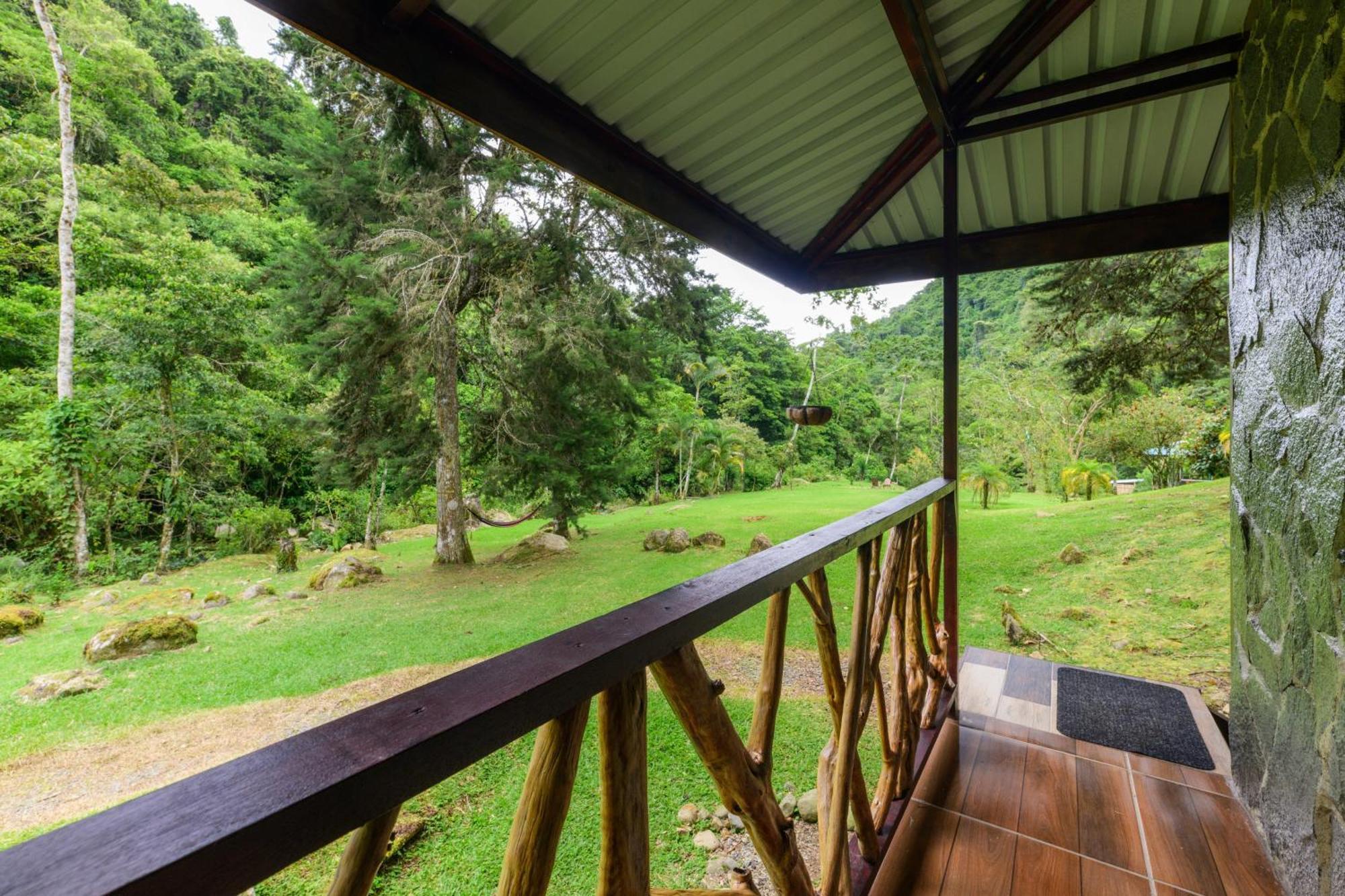 Hotel Rivel - Restaurant & Nature Retreat ตูร์เรียลบา ภายนอก รูปภาพ