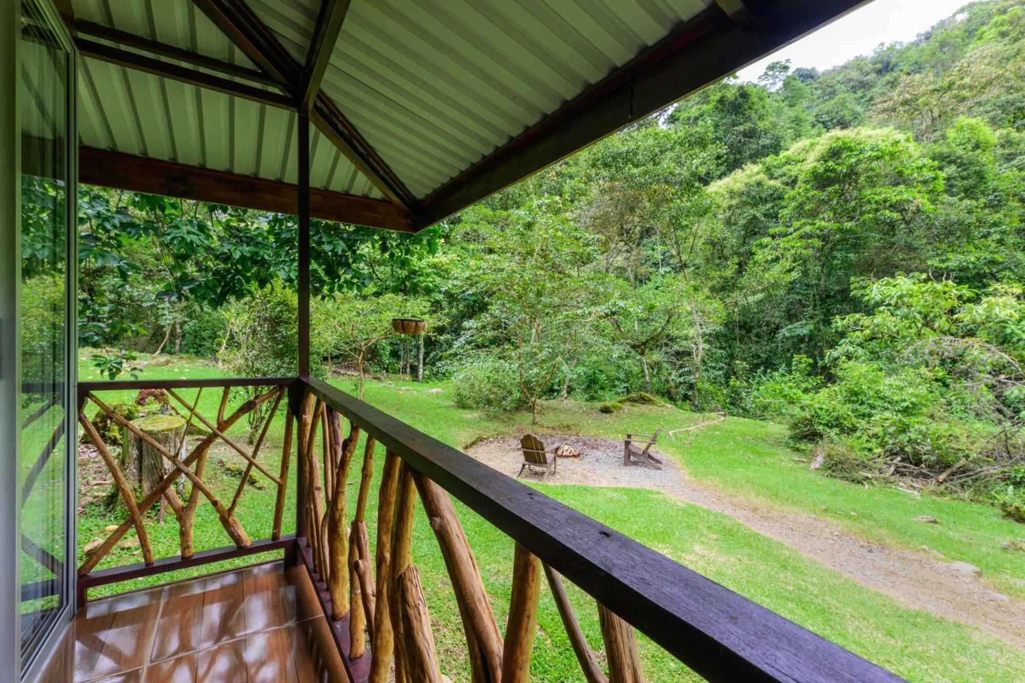 Hotel Rivel - Restaurant & Nature Retreat ตูร์เรียลบา ภายนอก รูปภาพ