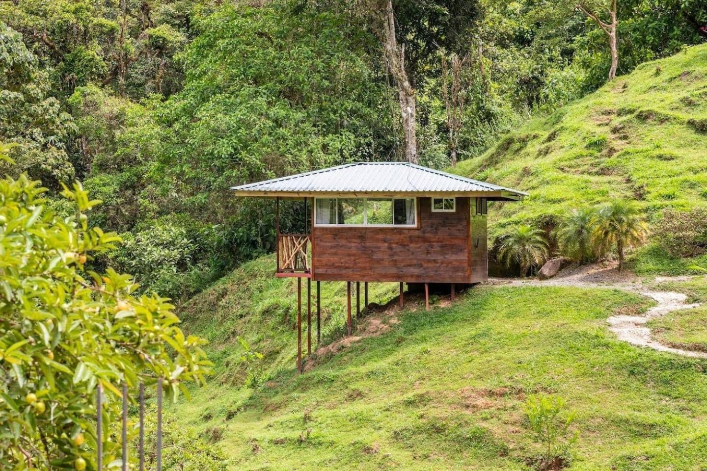 Hotel Rivel - Restaurant & Nature Retreat ตูร์เรียลบา ภายนอก รูปภาพ