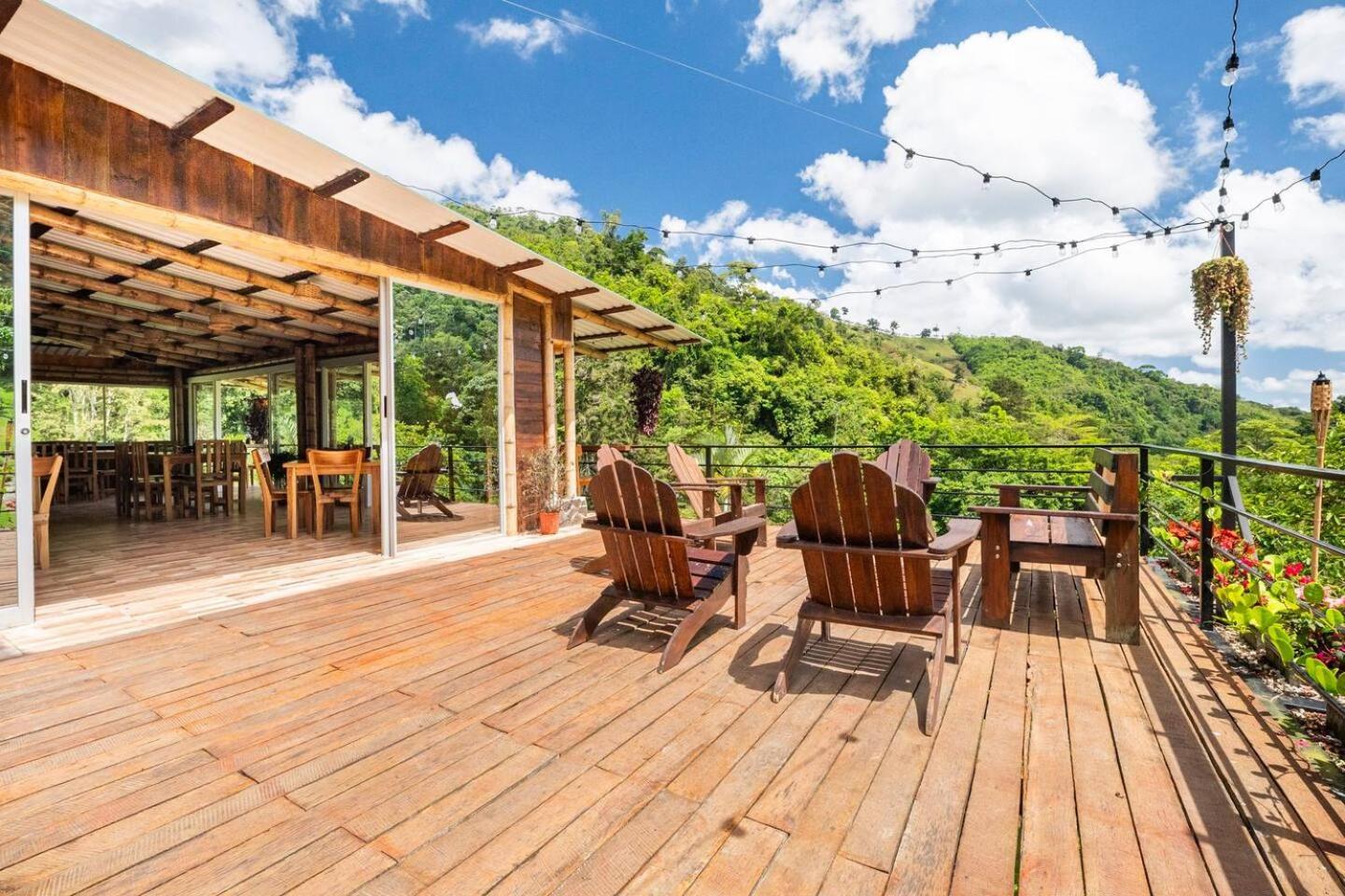 Hotel Rivel - Restaurant & Nature Retreat ตูร์เรียลบา ภายนอก รูปภาพ