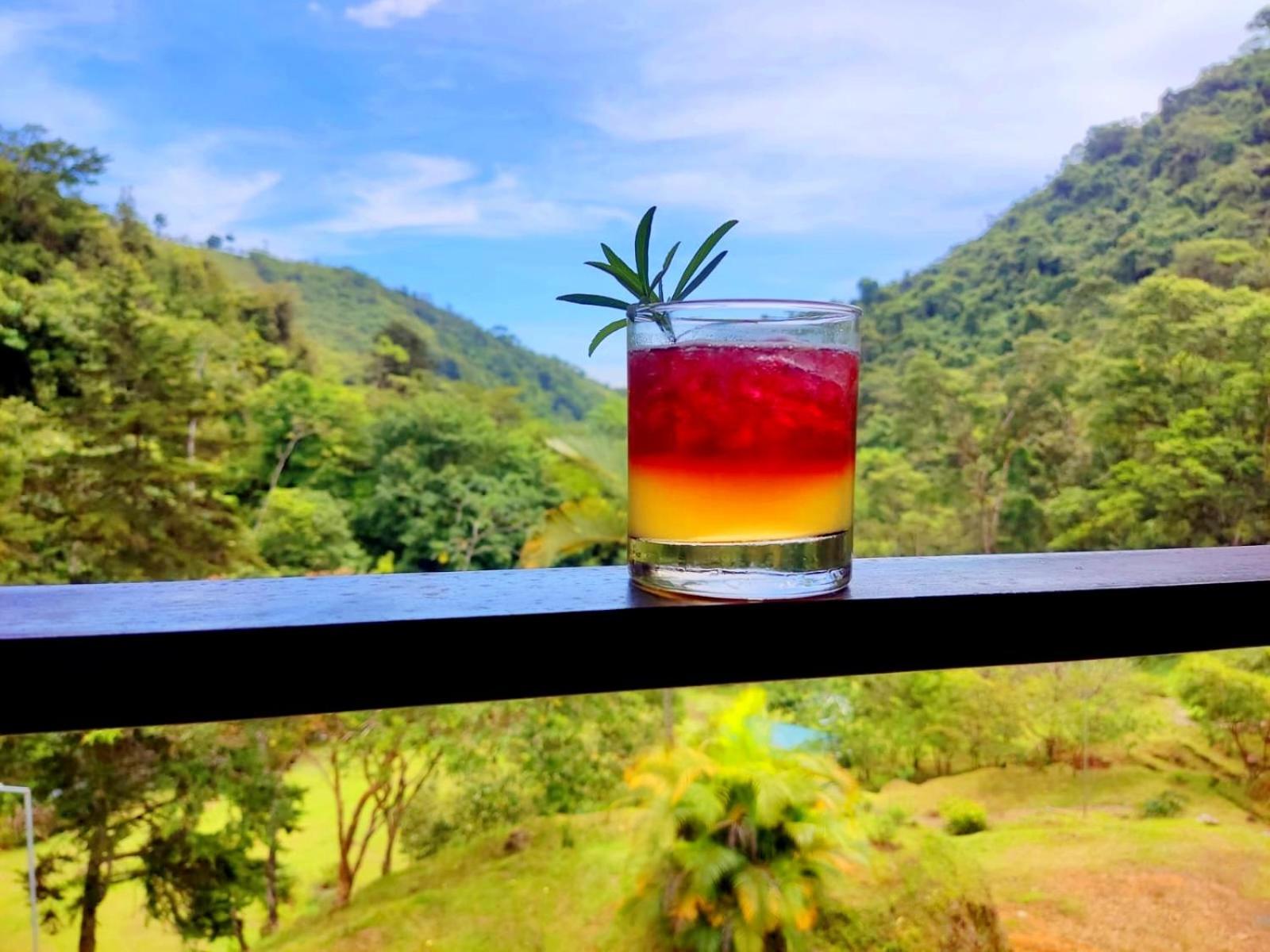 Hotel Rivel - Restaurant & Nature Retreat ตูร์เรียลบา ภายนอก รูปภาพ