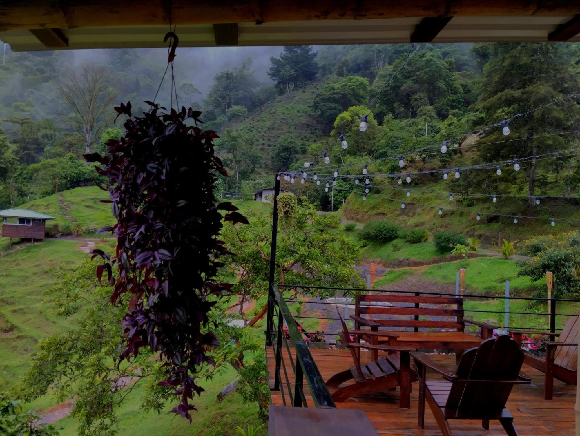 Hotel Rivel - Restaurant & Nature Retreat ตูร์เรียลบา ภายนอก รูปภาพ