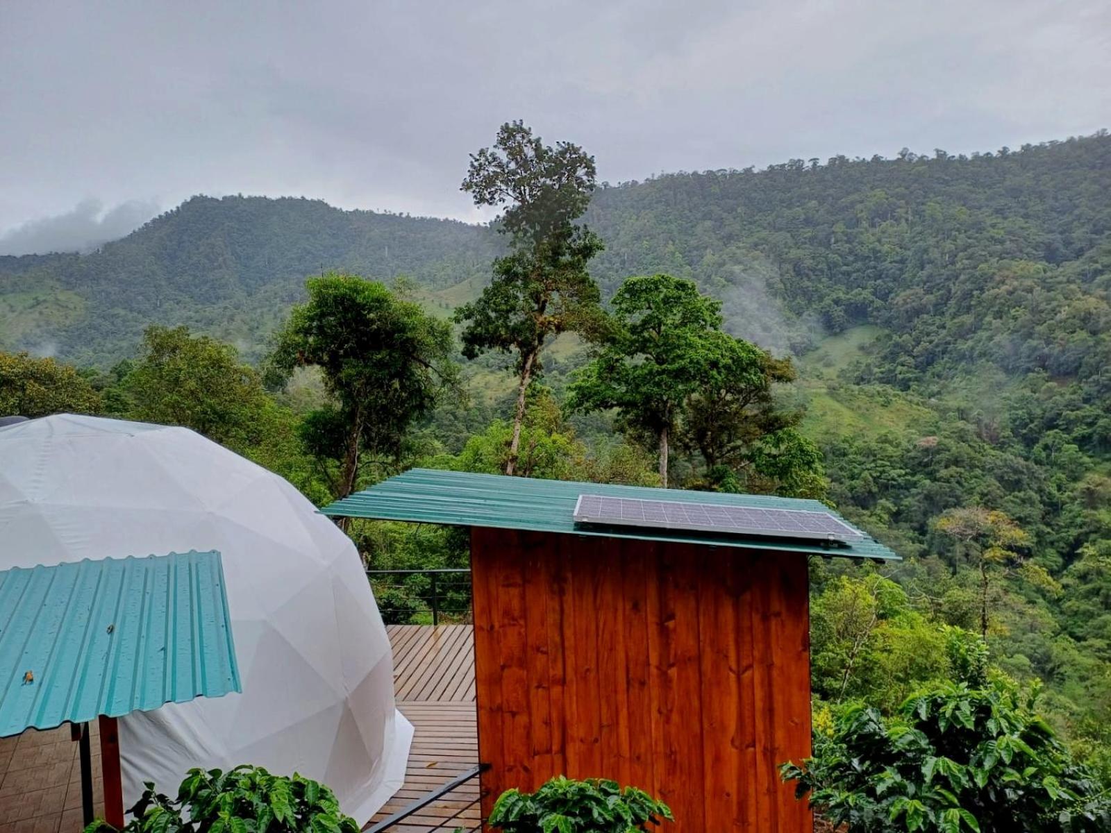 Hotel Rivel - Restaurant & Nature Retreat ตูร์เรียลบา ภายนอก รูปภาพ