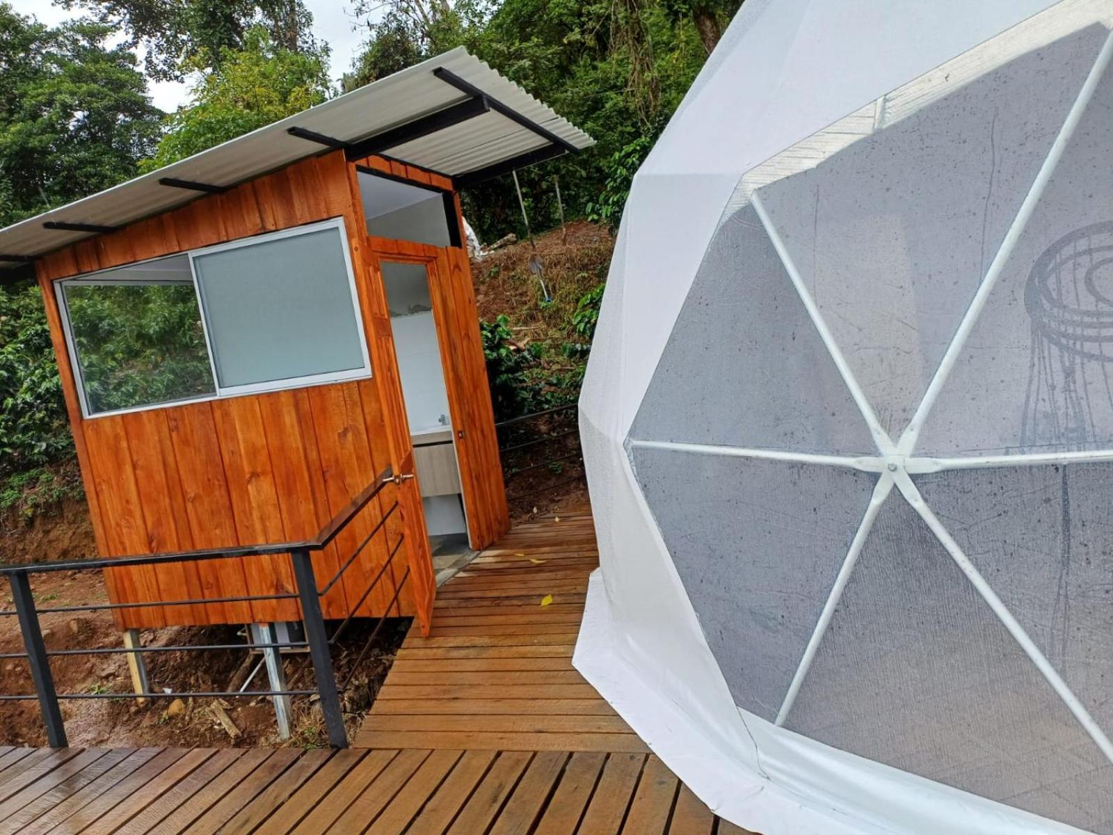 Hotel Rivel - Restaurant & Nature Retreat ตูร์เรียลบา ภายนอก รูปภาพ